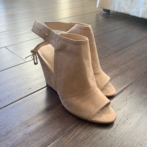 Nine West Peeptoe Tan Suede Wedges